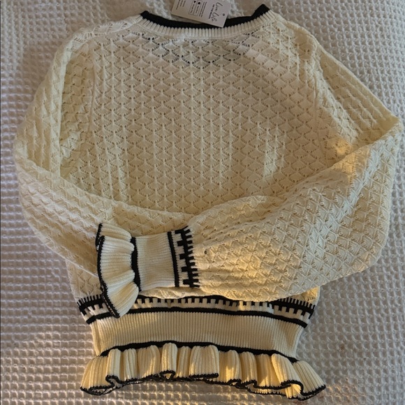 Cupshe cream and black sweater.

Size small

New with tags - Picture 2 of 3